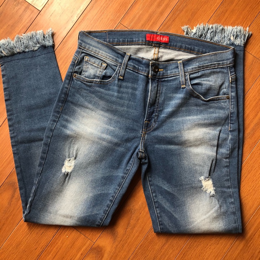 Guess frayed ankle jeans